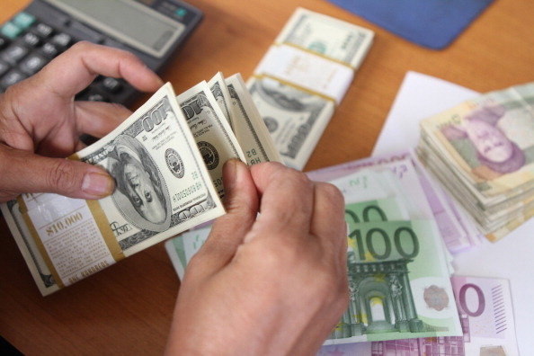 نرخ دلار و یورو در صرافی بانک‌ها اعلام شد