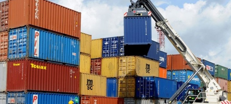 صادرات ۲۳ درصد کاهش یافت / واردات در مقابل صادرات برای ۷۰۰ ردیف تعرفه‌ای
