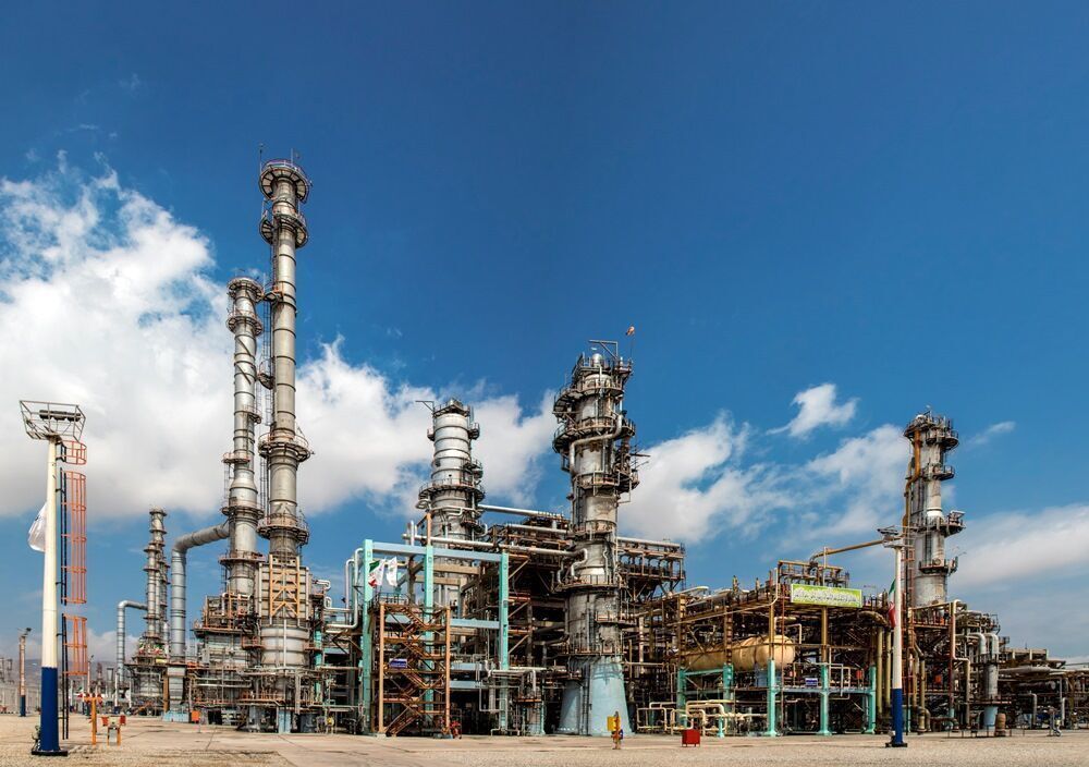 رییس هیات مدیره انجمن سازندگان تجهیزات صنعت نفت خبر داد: تکمیل ظرفیت ساخت داخل در صنعت نفت با تعریف مگاپروژه‌های جدید