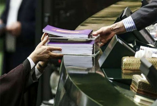 رییس کمیسیون‌ برنامه و بودجه مجلس: بودجه ۱۴۰۱ ضد تورمی است/هیچ راهی جز اصلاح ارز ترجیحی نبود