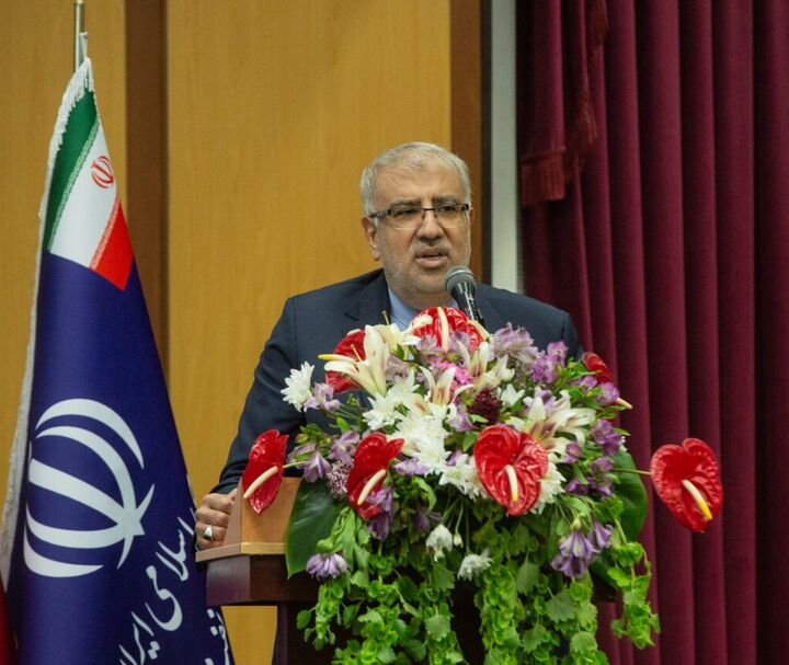 وزیر نفت اعلام کرد: آمادگی ایران برای افزایش صادرات نفت با رفع تحریم‌ها