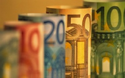 یورو کاهش یافت، اما دلار…