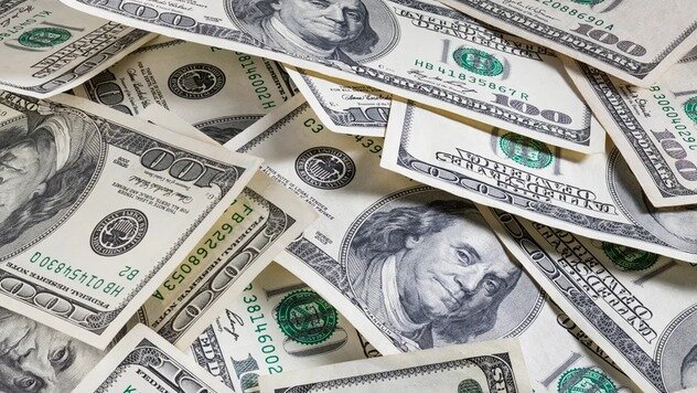 رئیس کانون صرافان مطرح کرد: دلار آماده ورود به کانال ۲۸ هزار تومان