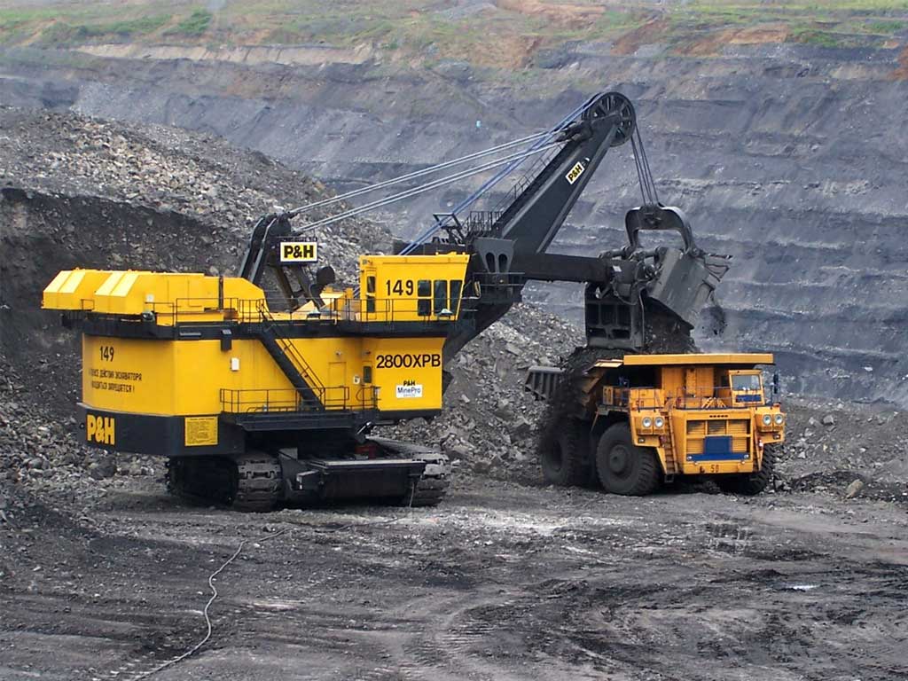 واردات ماشین‌آلات معدنی و راهسازی با ارز نیمایی آزاد شد