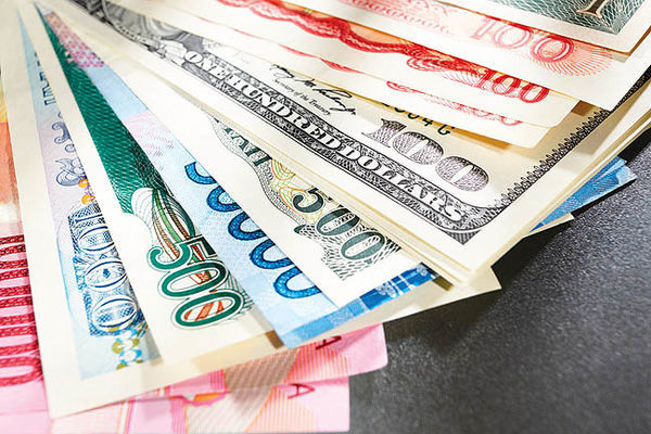 بر اساس اعلام بانک مرکزی؛ نرخ رسمی ۱۳ ارز افزایش یافت